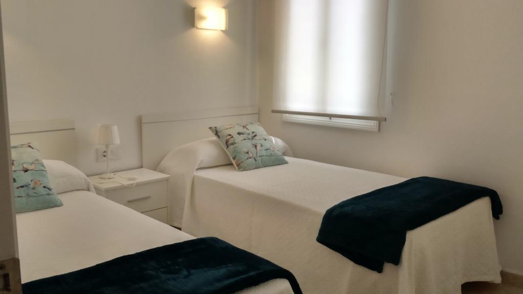 Grupoandria Villa Dora Cala'N Blanes  Zimmer foto